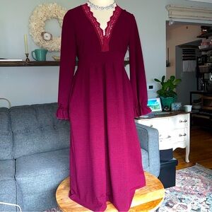 Women’s Suzanne Betro burgandy dress, size XL.